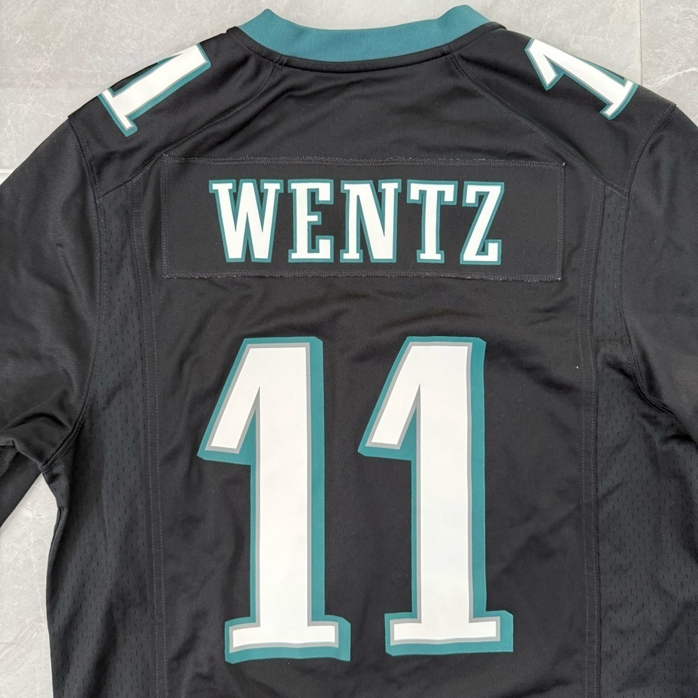 Men’s Nike Carson Wentz #11 NFL Philadelphia Eagles Football Jersey Medium - Picture 11 of 16